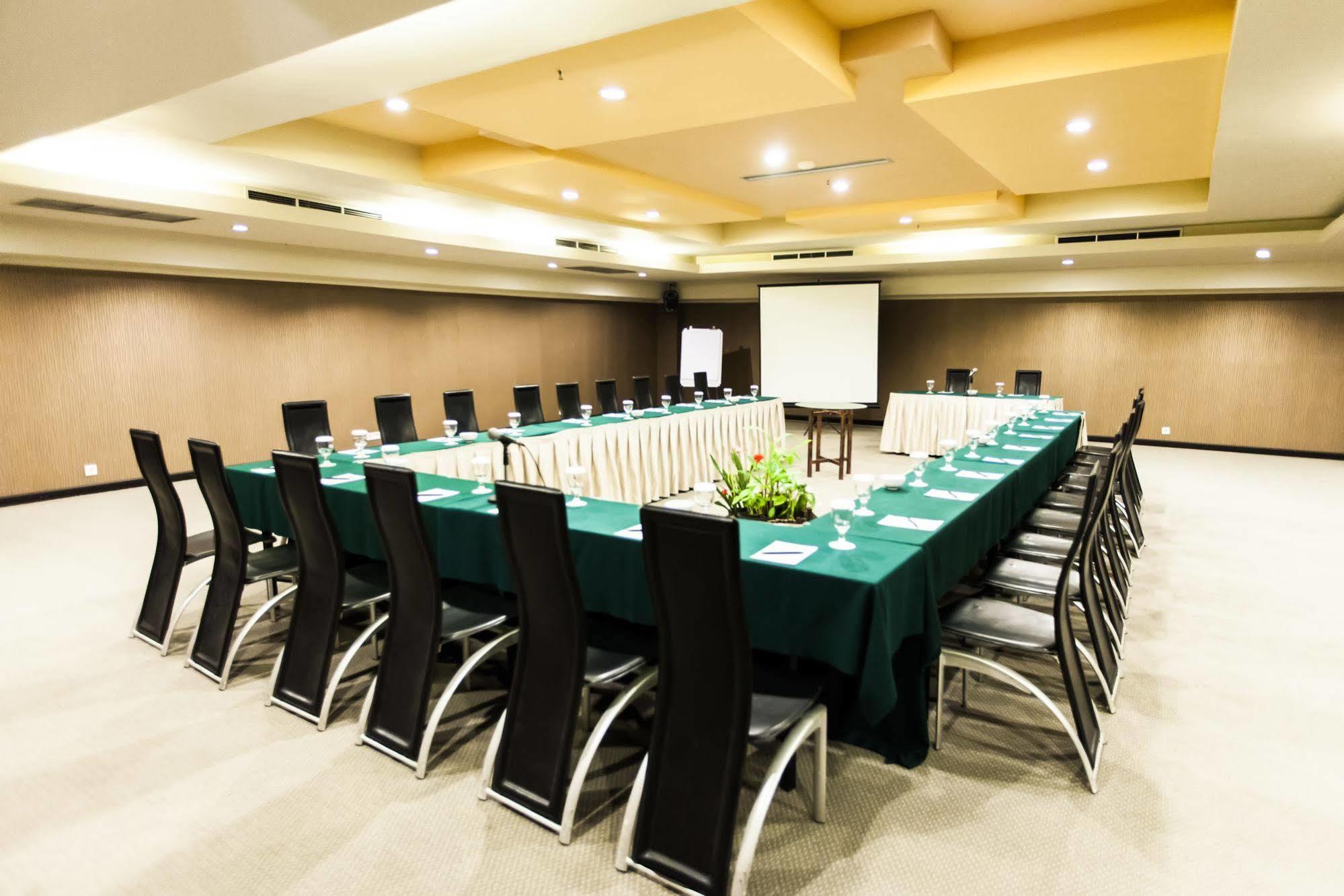 Orchardz Hotel Industri Jakarta Kemayoran מראה חיצוני תמונה